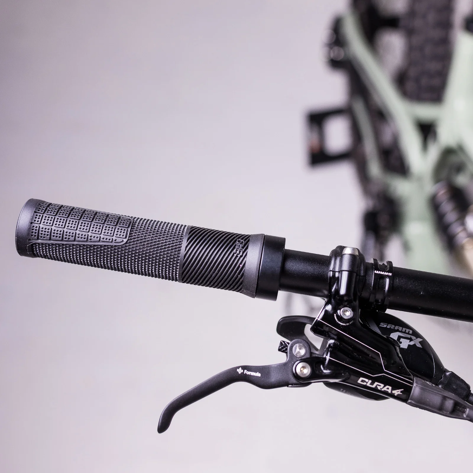 Thin Grips - Image 3