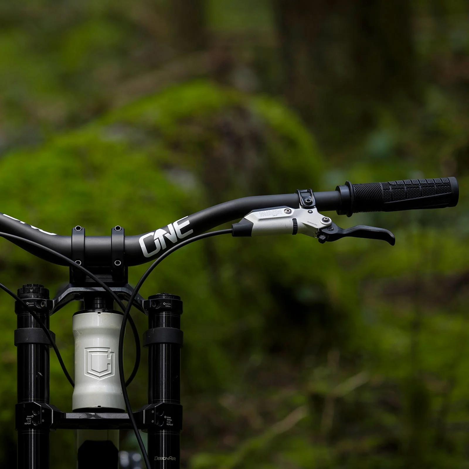 V2 Carbon Handlebar - Image 16