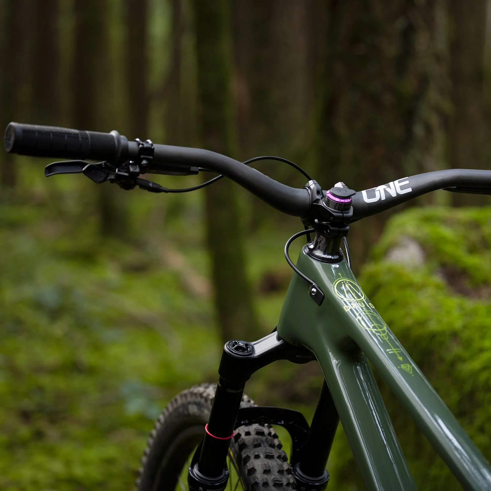 V2 Carbon Handlebar - Image 25